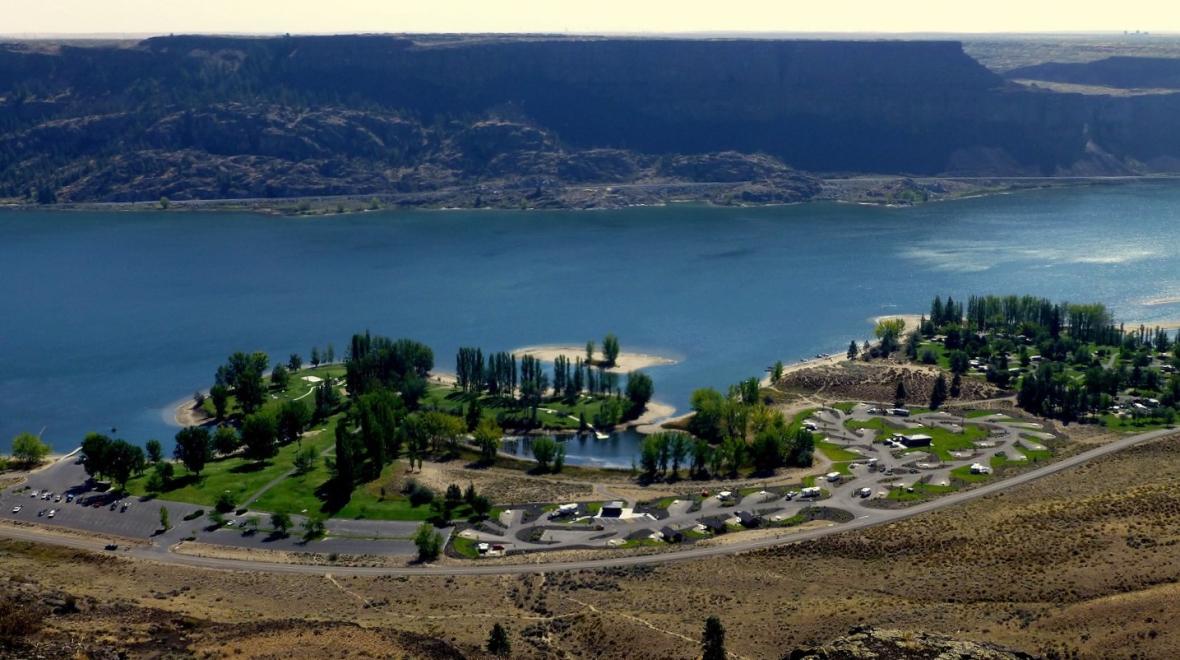 best-fall-campgrounds-steamboat-rock-state-park-washington