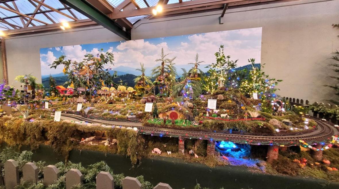 Free holiday activities Seattle families will love include visiting the model train layout at Swansons Nursery