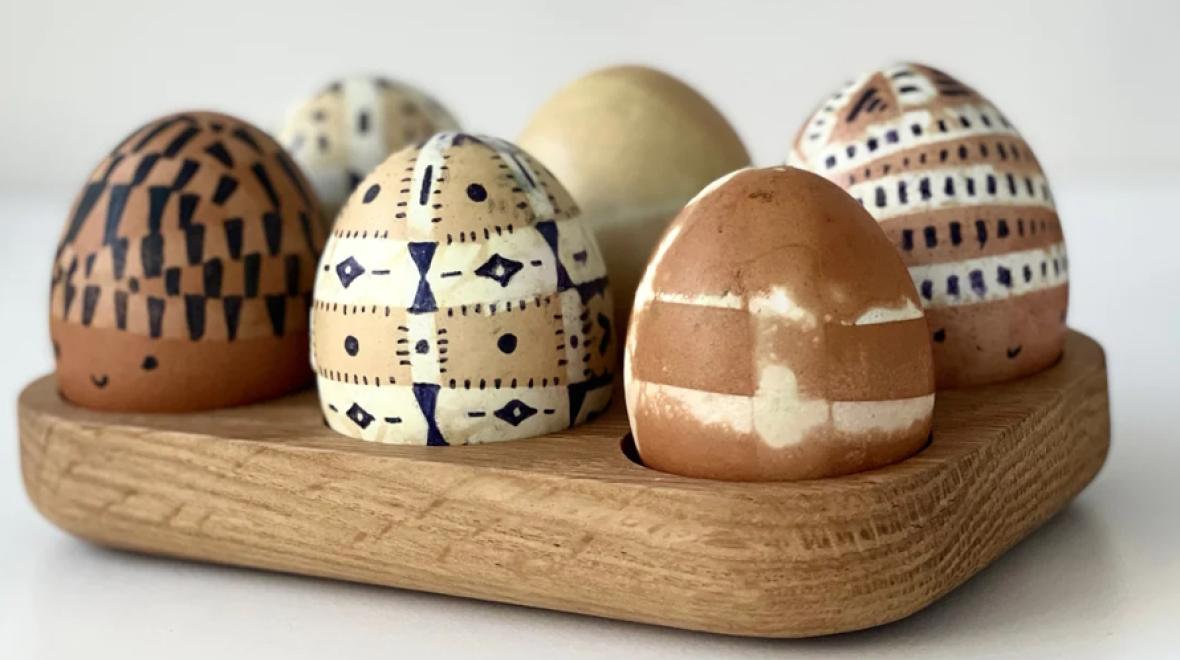 onion skin Easter egg dying, decorating idea
