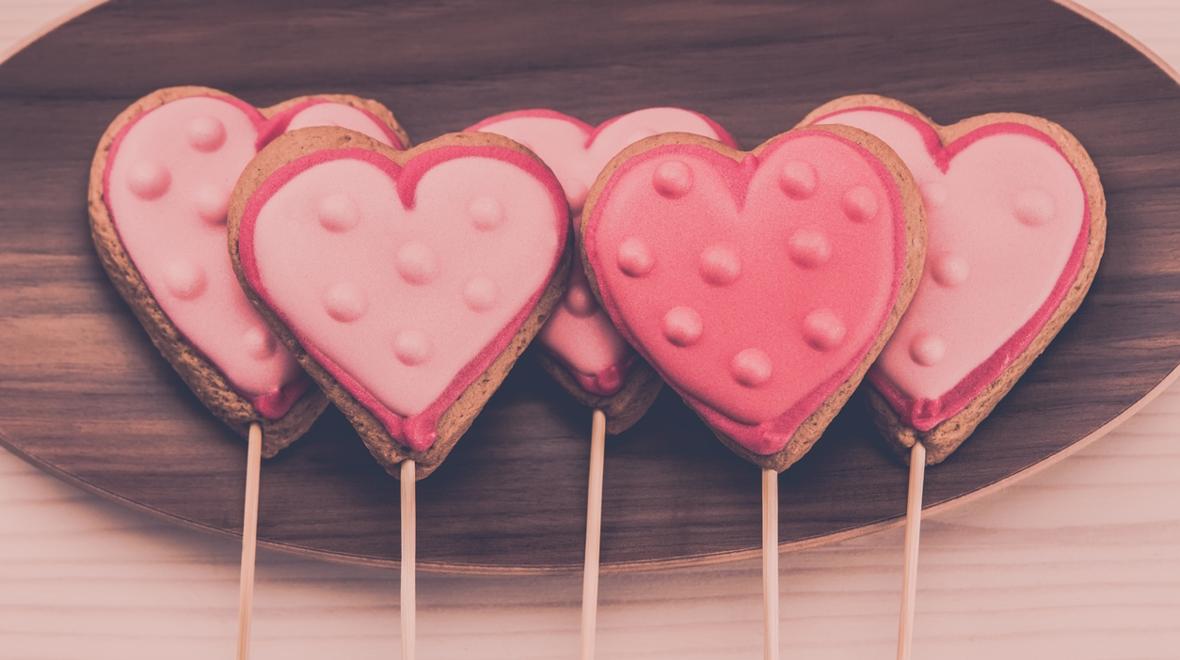 heart shaped cake pops