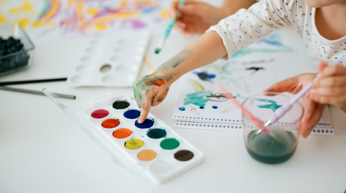 kids using water color paints