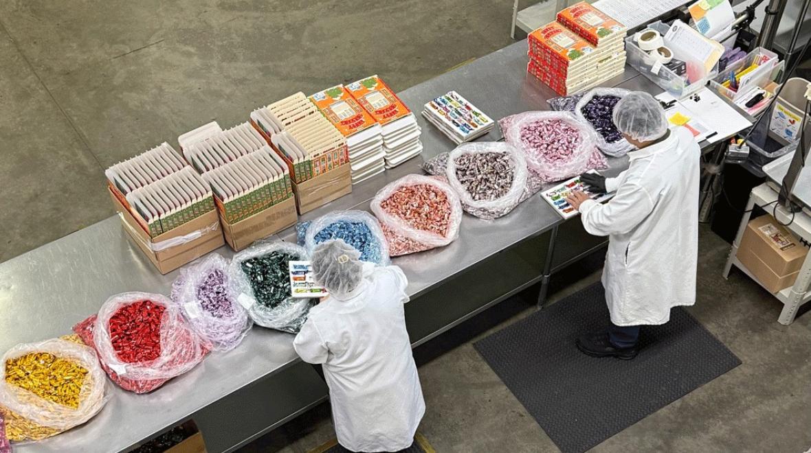 See how chocolate is made at the Maeve chocolate's factory tour, a kid-friendly Seattle food tour