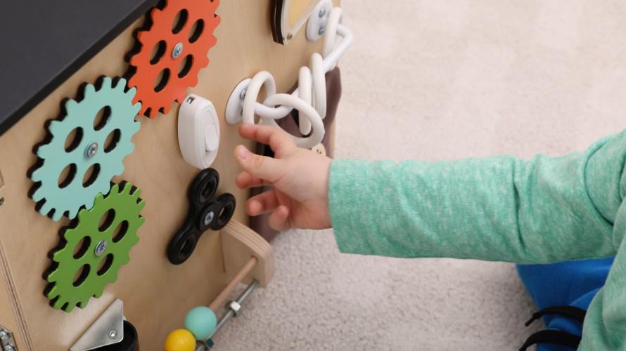 8 DIY Recycled and Inexpensive Toys for Crafty Kids and Parents
