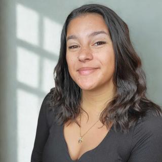 Paula Davis headshot