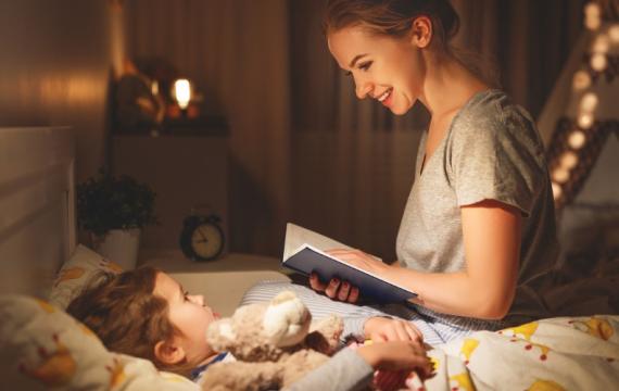 Mom-reading-to-kid