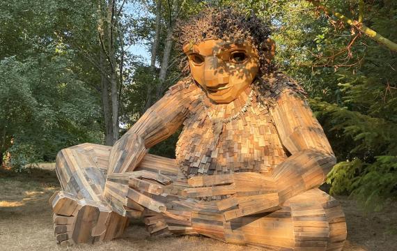A Thomas Dambo troll called Pia the Peacemaker is revealed on Bainbridge Island on the artist's Northwest Trolls tour