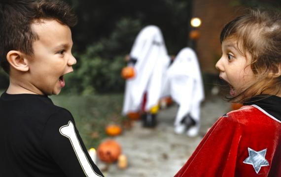 Halloween-events-Seattle-2023-families-won't-want-to-miss-kids-in-costumes-scared-of-ghosts