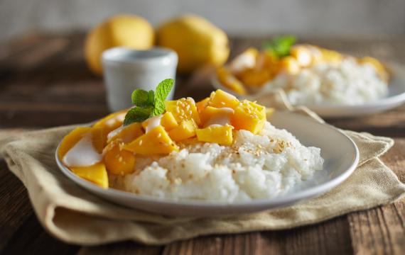 Thai coconut sticky rice with mango 