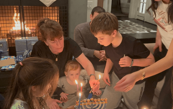 hanukkah lighting