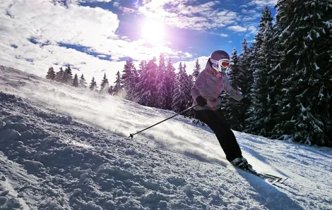 girl-skiing