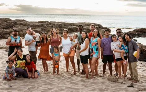 large group on vacation together