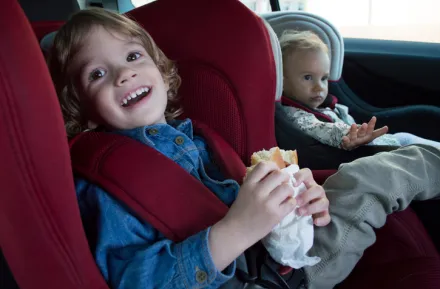 Kids eating in car
