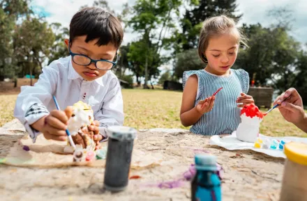 kids painting outside