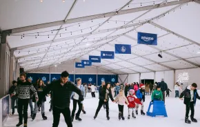 Seattle ice skating this season includes Bellevue Downtown Ice Rink where families and kids ice skate