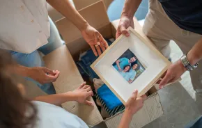 family packing up a photo