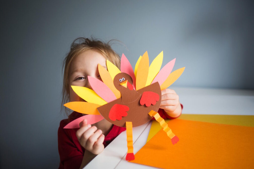 15 Cute and Easy Thanksgiving Decorations That Kids Can Make