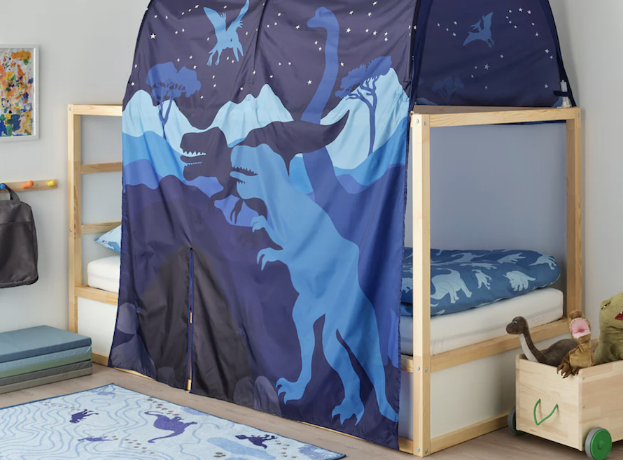 A cozy bed tent