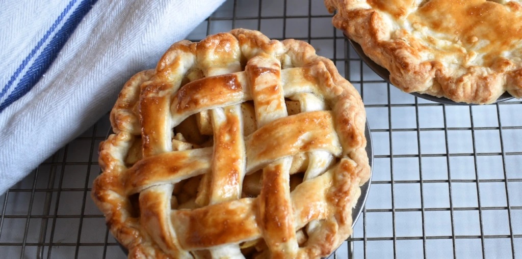 Mini apple pie