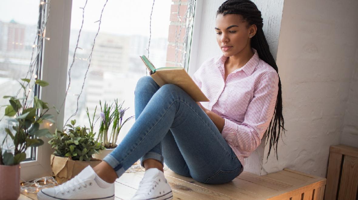 teenager-reading-book