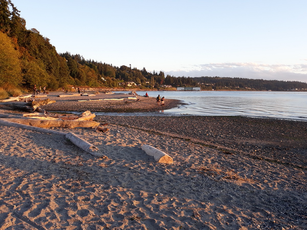 late afternoon sun at Meadowdale beach in Lynnwood near Seattle hikes for families with a prize at the end
