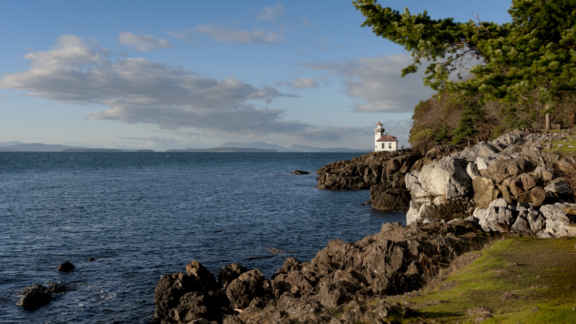 Located on San Juan Island, in Washington state, It guides ships through the Haro Straits and is part of Lime Kiln Point State Park
