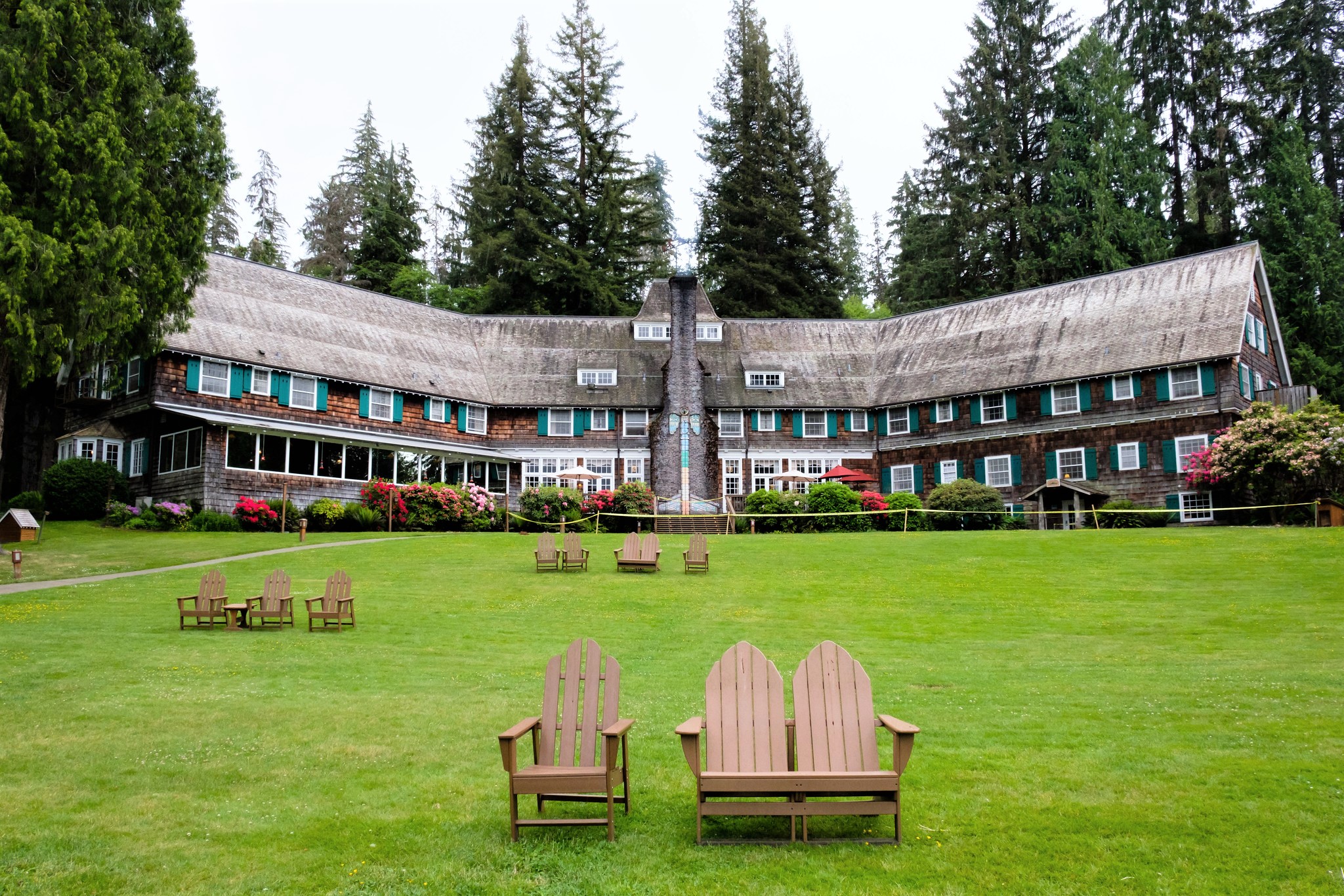 Lake Quinault Lodge on Washington's Olympia Peninsula family getaways covid times seattle