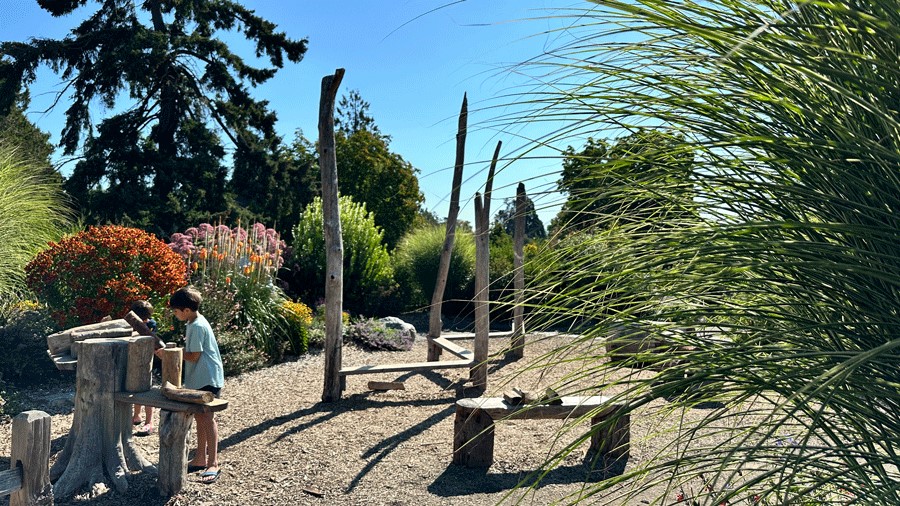 The Nature Play Garden at Point Defiance Zoo has sensory experiences and native plants