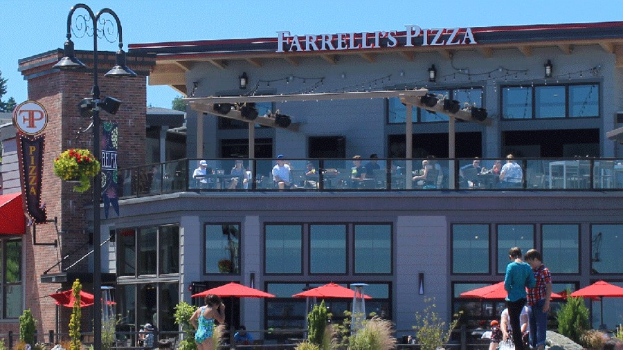 Outdoor view of Farelli's Pizza, a waterfront restaurant in Tacoma with kid-friendly menu items