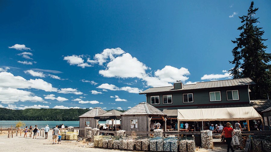 Outdoor view of waterfront restaurant Hama Hama Oyster Saloon