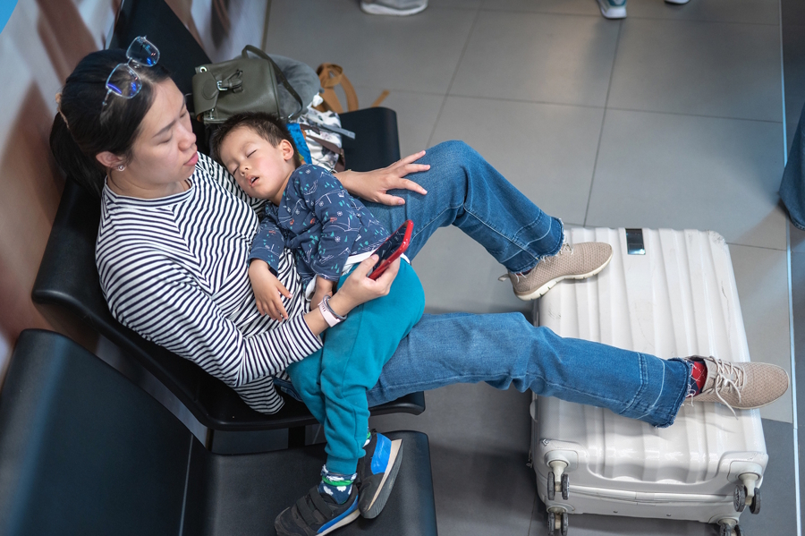 mom and child at the airport 