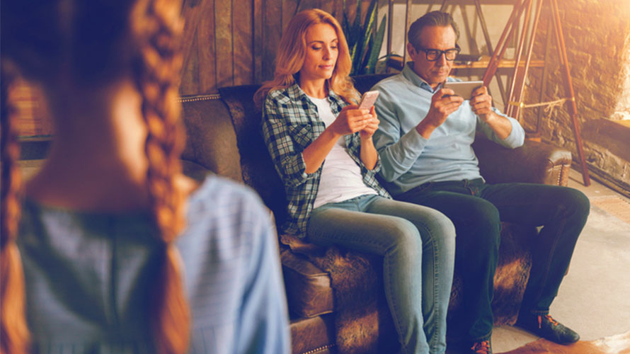 Are You a Distracted Parent?