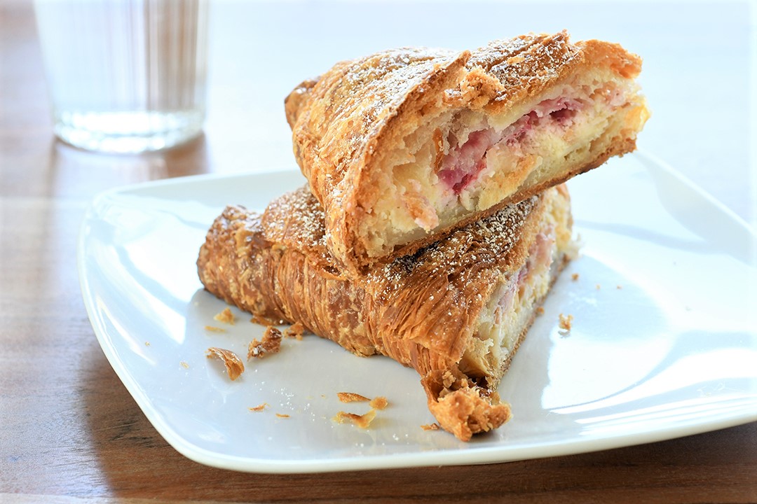 Sweet Nothings Seattle-area bakery raspberry cheesecake croissant