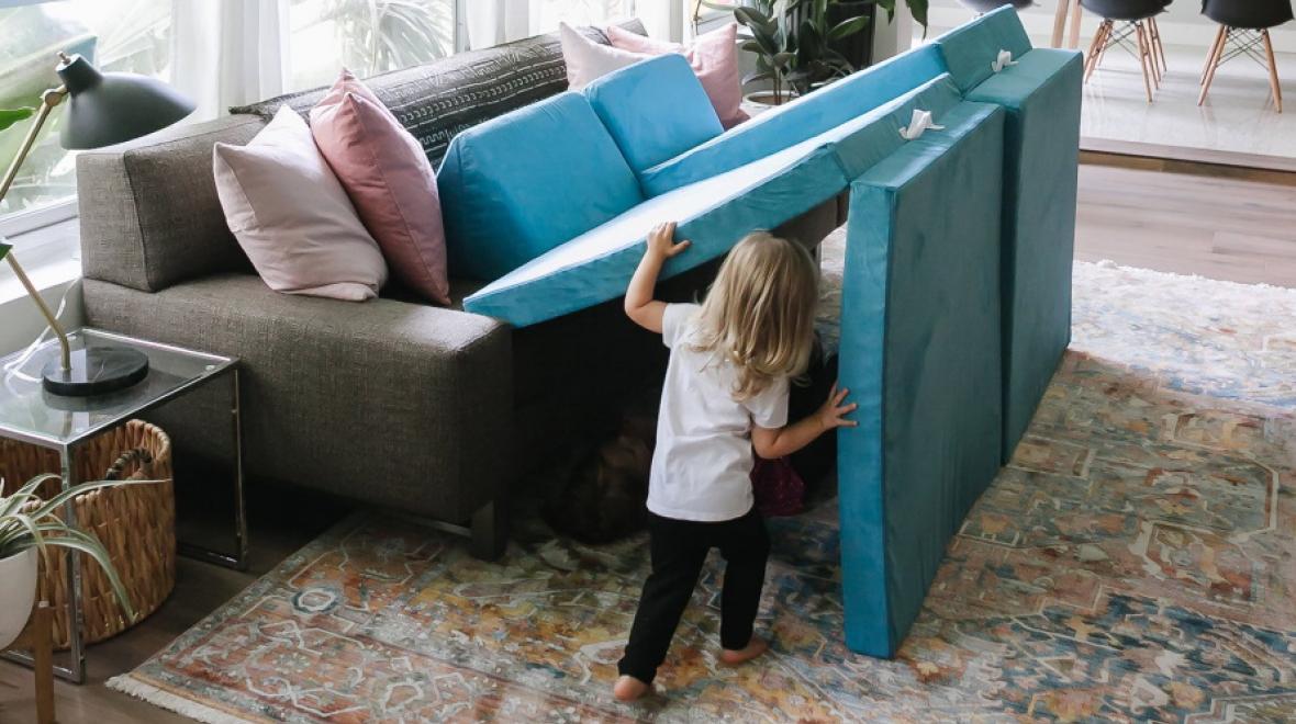 Kids-playing-fort-kit