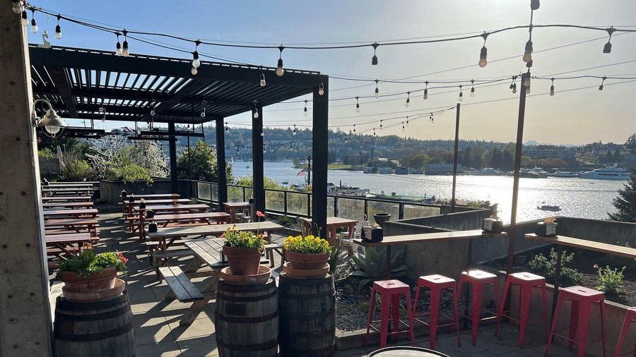 Amazing Places to Eat on the Waterfront in Seattle and the Eastside