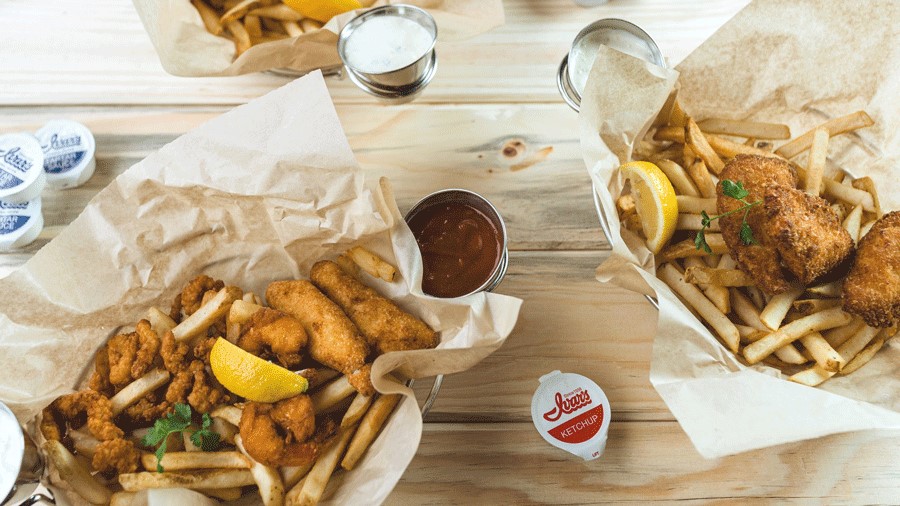 A waterfront restaurant with kid-friendly menu items, Ivar’s has fish ‘n’ chips