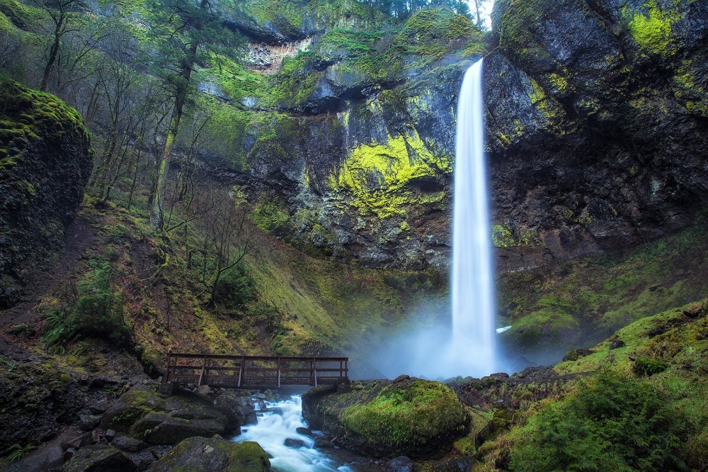 Columbia-River-Gorge-natural-wonders-pacific-northwest-see-with-kids