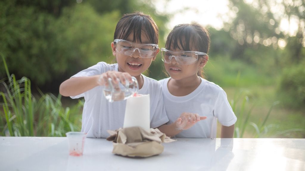 10 Backyard Science Experiments for Kids