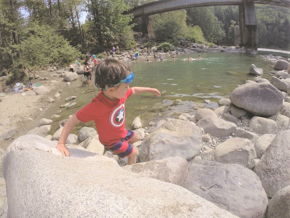 Big Eddy at Skykomish River kid-friendly swimming hole