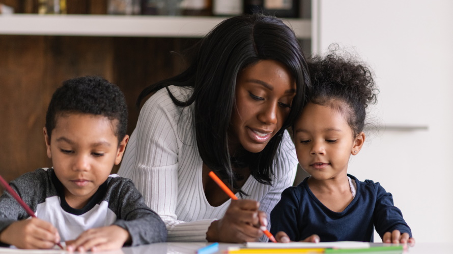 Mom-teaching-her-kids