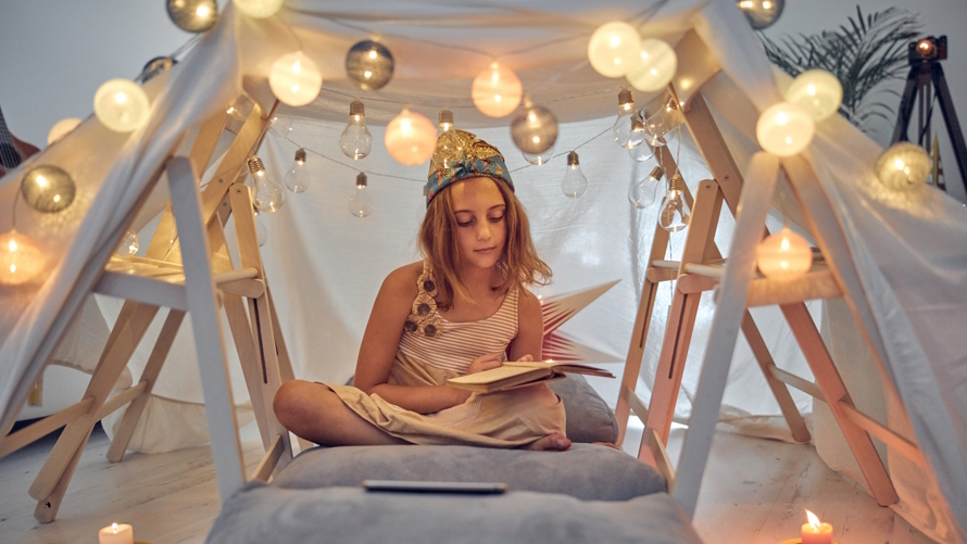 Reading tent eco-friendly birthday party