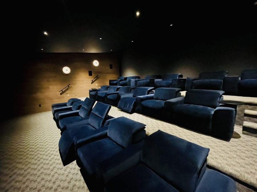movie theater at Wedgewood Mtg lodge and spa
