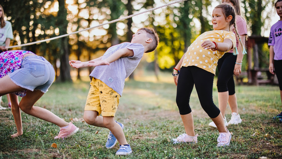 kids doing limbo