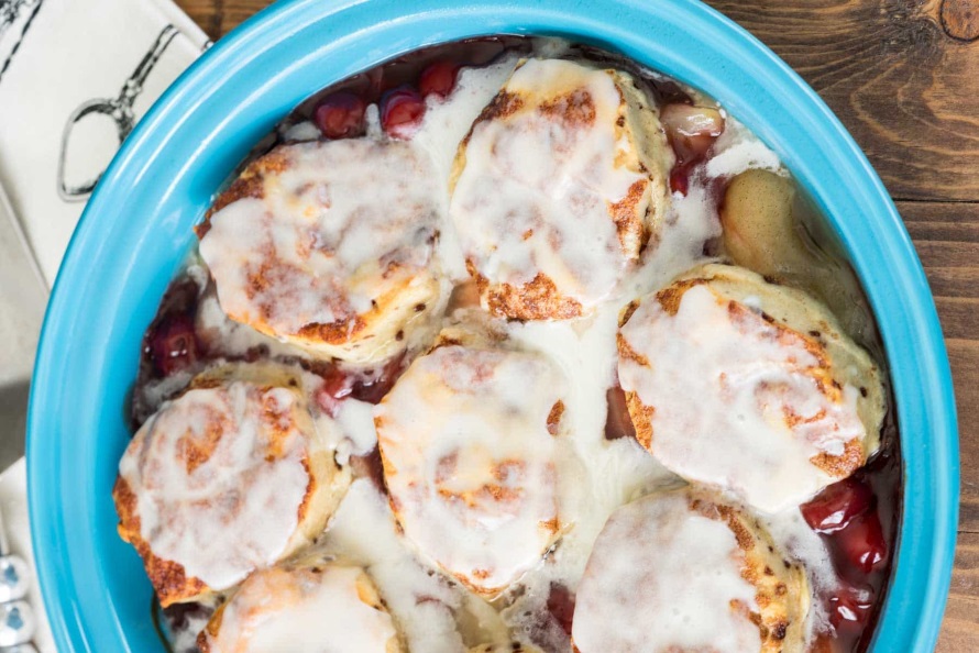 cinnamon roll cobbler