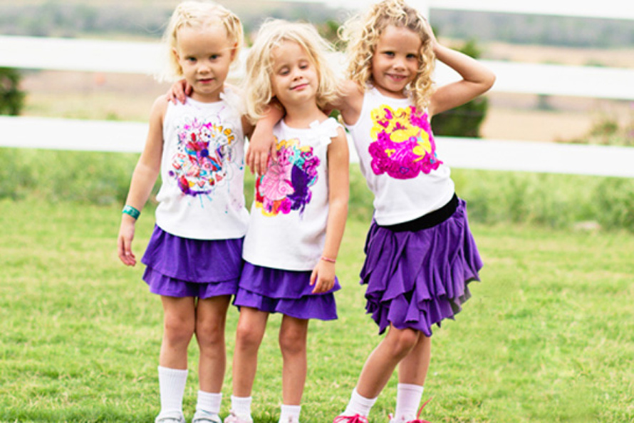 T-shirt coloring party