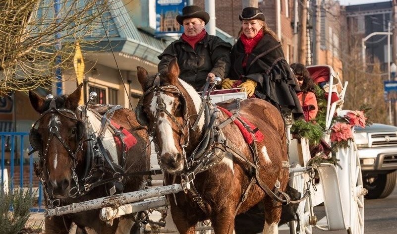 Dickens Festival carriage rides South Sound holiday fun on the cheap