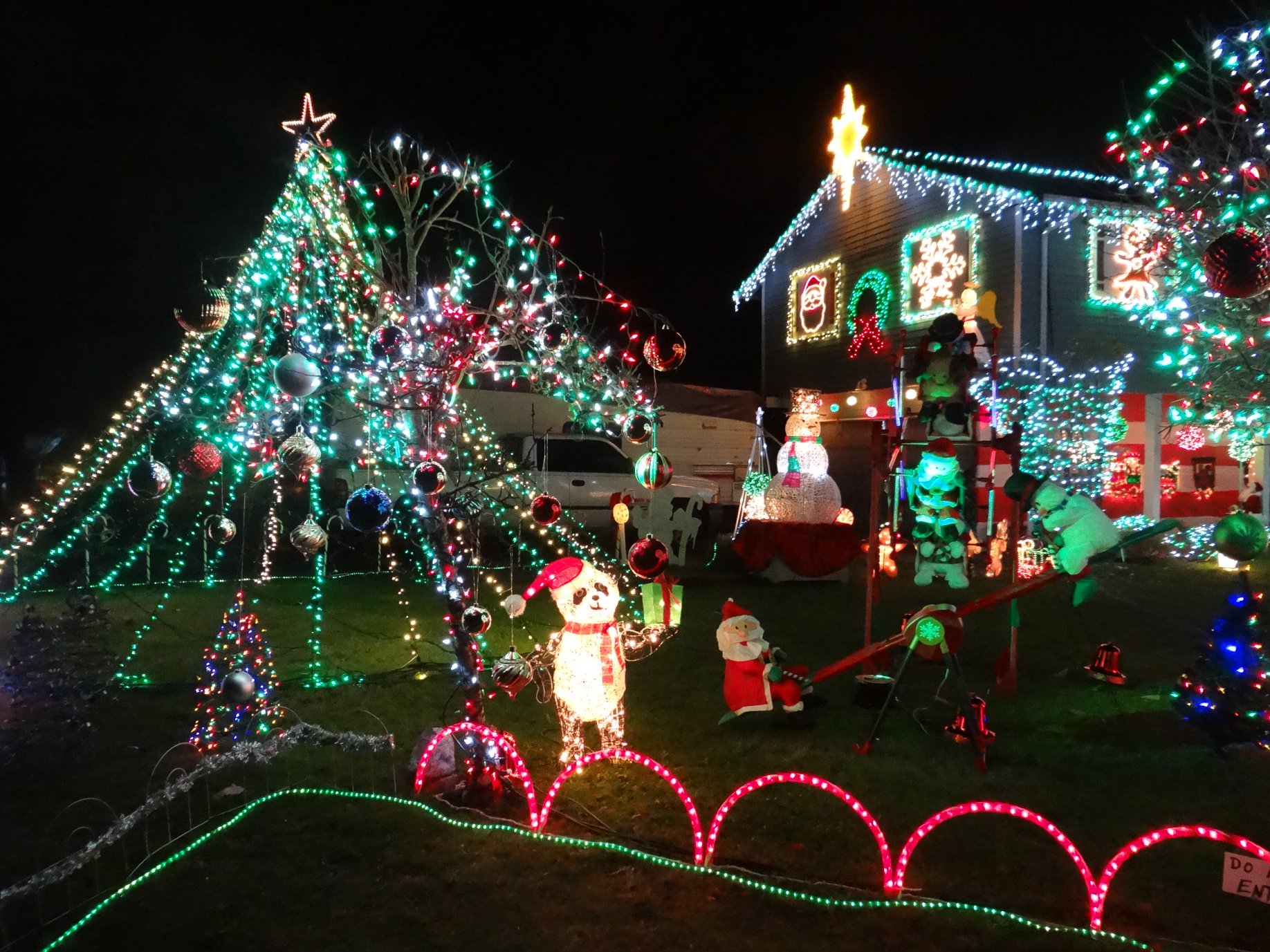 very merry christmas house south sound holiday fun on the cheap