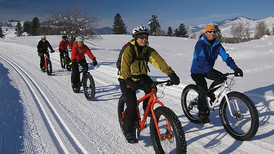 Seattle family fat biking in Methow Valley