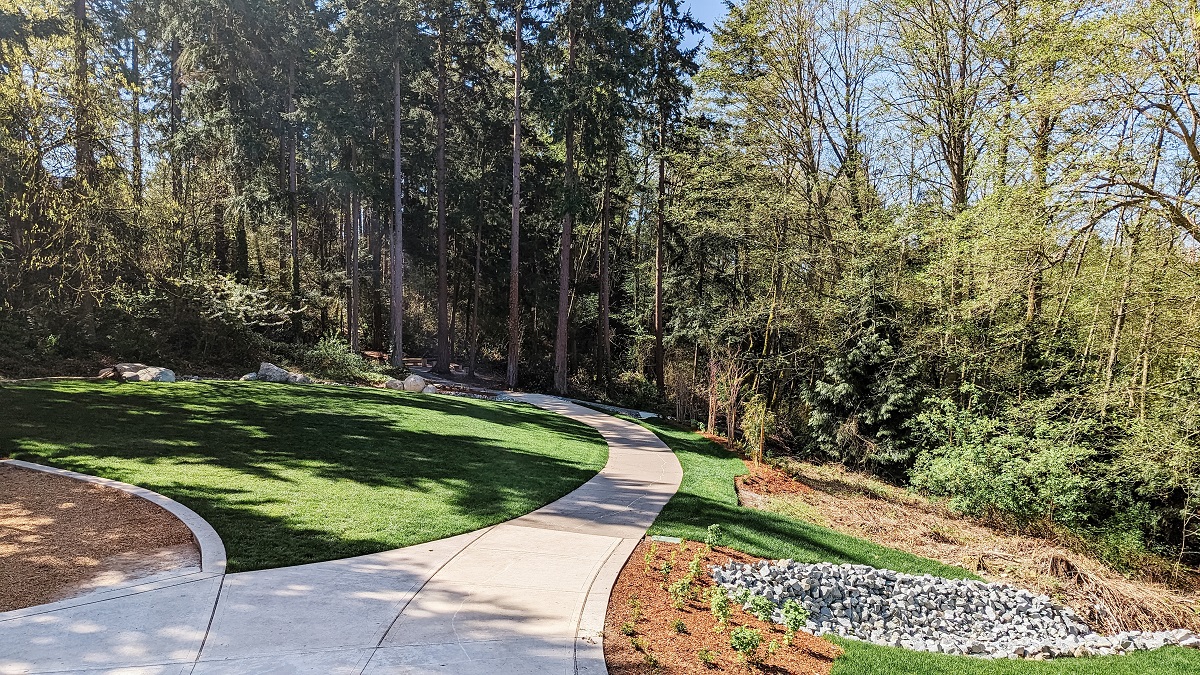 The grassy picnic area at Kent’s Salt Air Vista Park playground