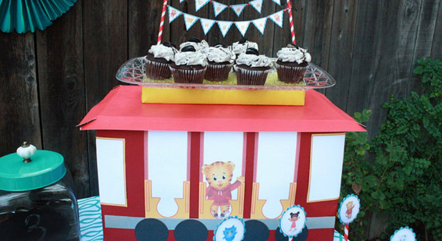 trolley dessert stand