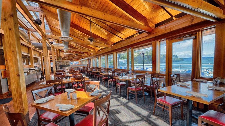 interior of Ray's Cafe in Seattle, a family-friendly brunch spot